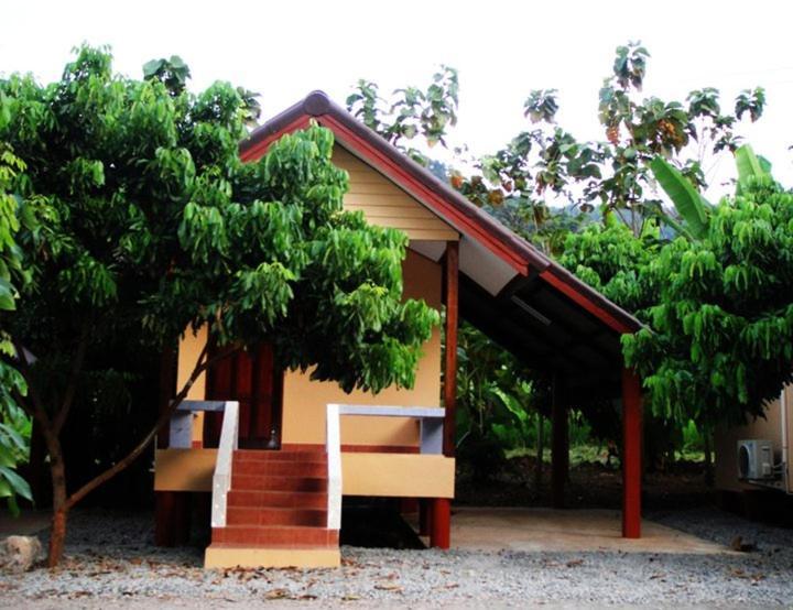 Baan Rai Pu Fa Villa Sattahip Exterior photo