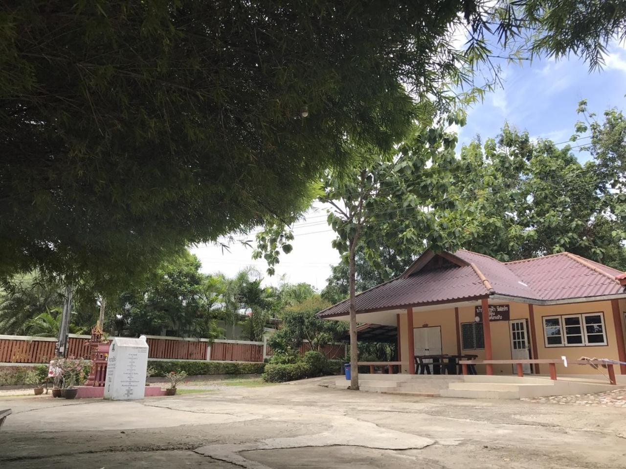 Baan Rai Pu Fa Villa Sattahip Exterior photo