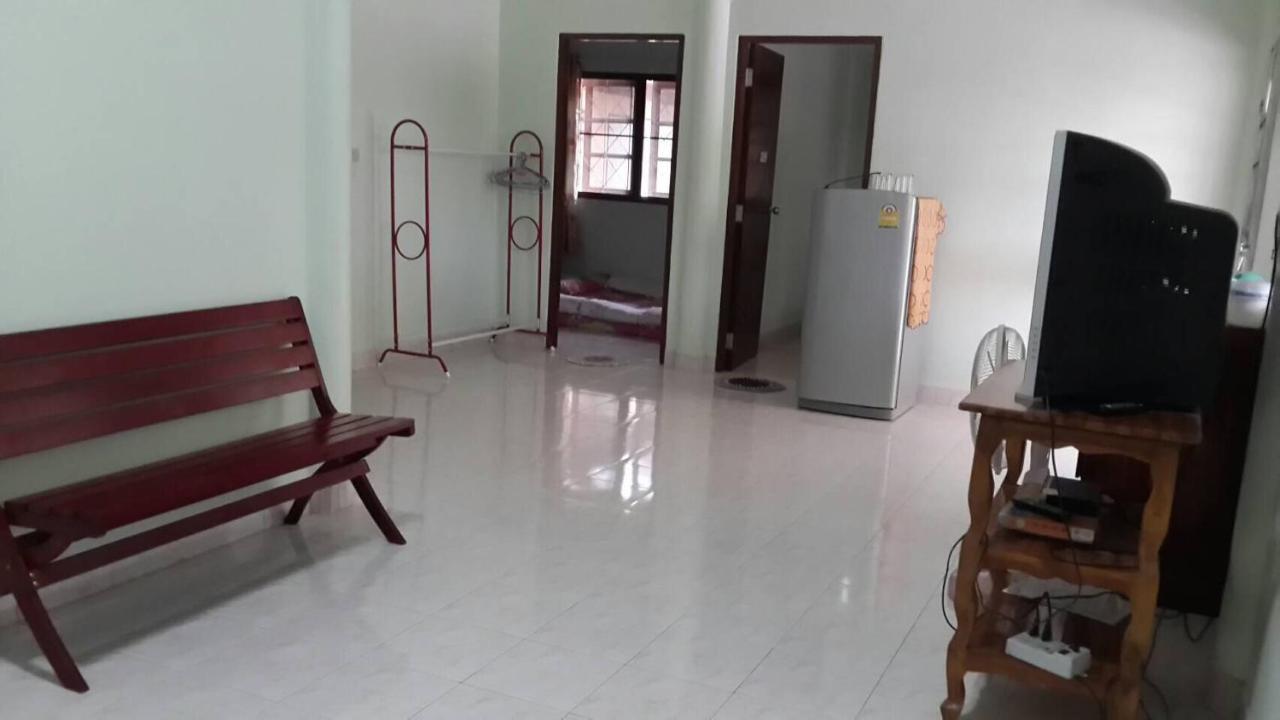 Baan Rai Pu Fa Villa Sattahip Exterior photo