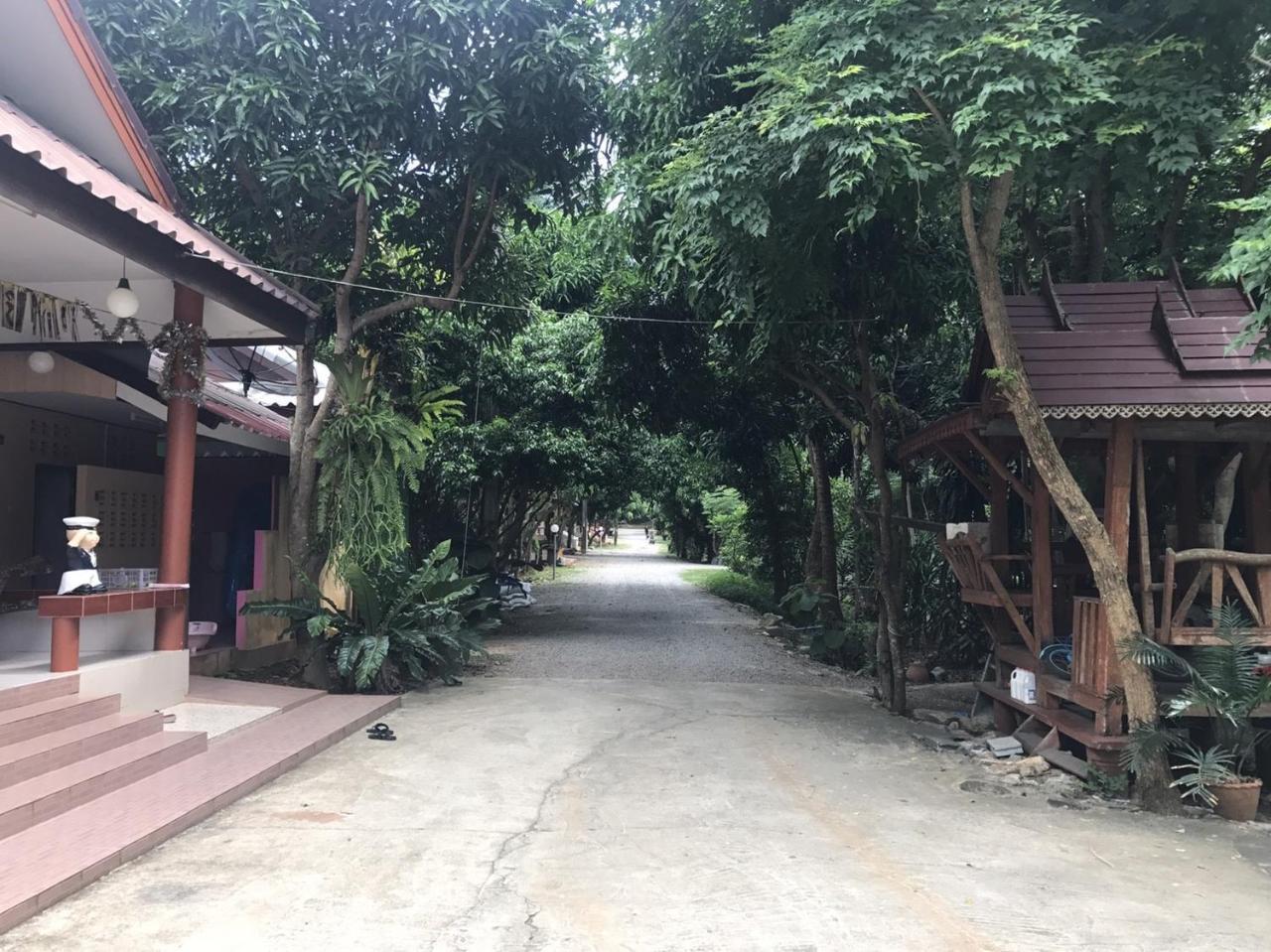 Baan Rai Pu Fa Villa Sattahip Exterior photo